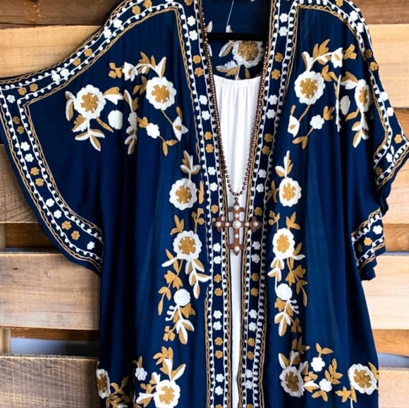 Angel Heart Boutique NWT Embroidered Open Cardigan. - Picture 13 of 16